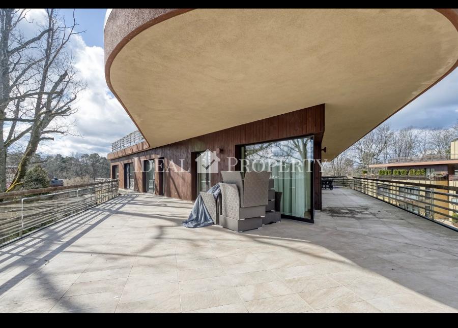 A spacious, bright and cozy penthouse on the first line from the sea in a dune zone.